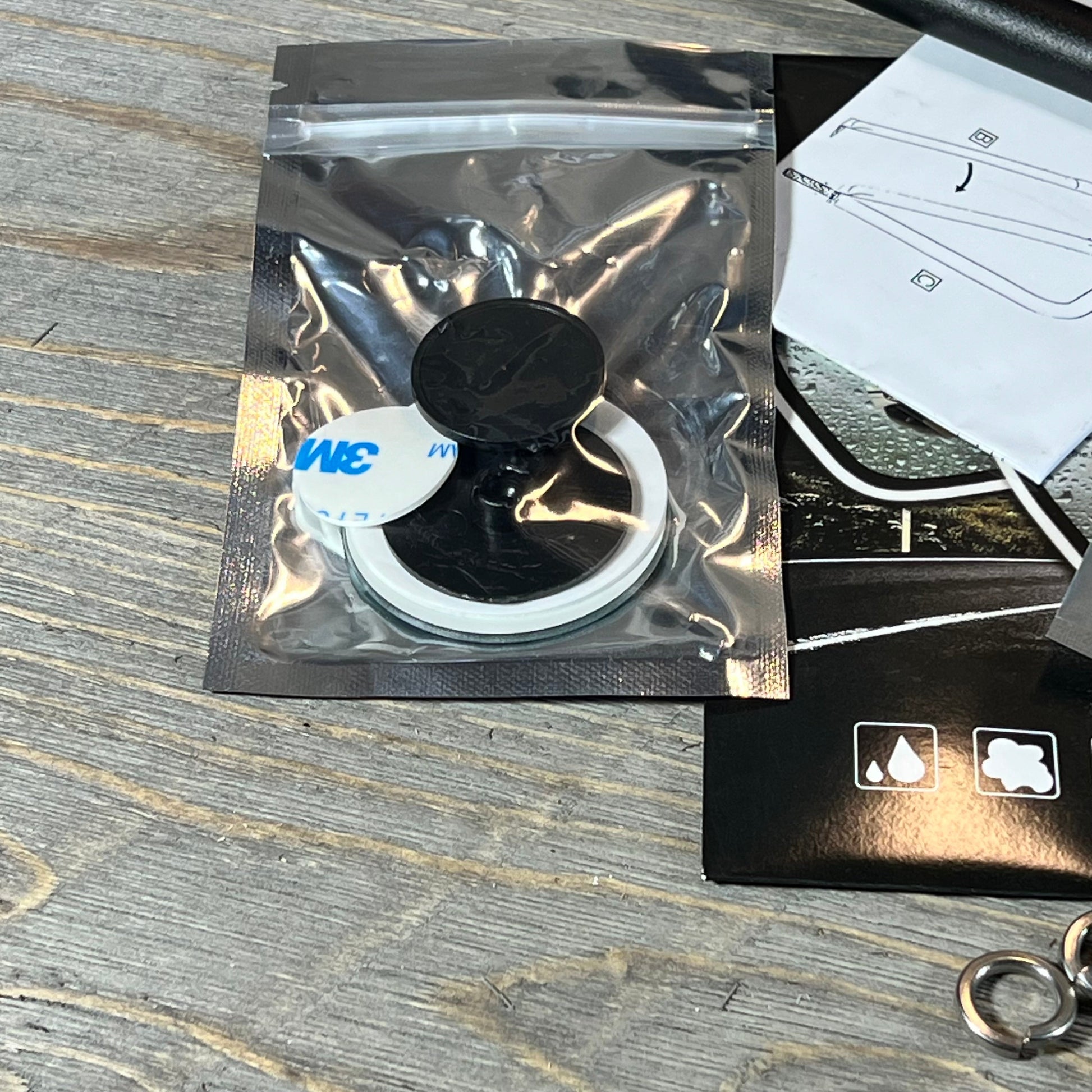 Accessories for Anti-Shake Door Off Mirrors for Jeep Wrangler, featuring durable parts and instructions.