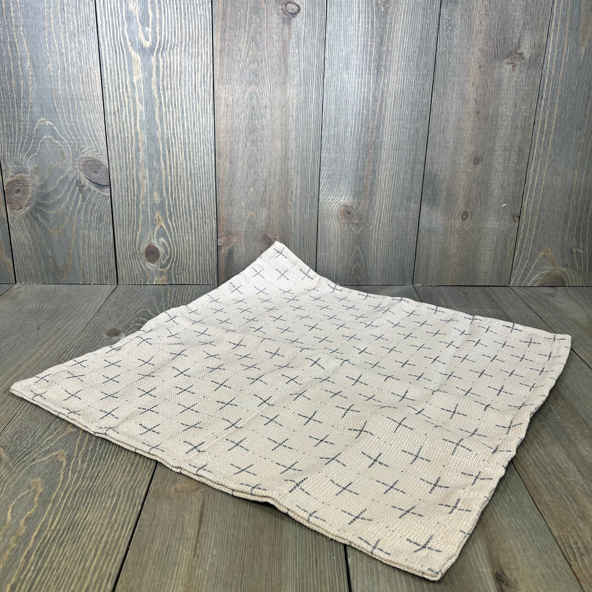 Soft polyester pillow cover with stylish flange edge, featuring a cozy farmhouse design for couch or bed.