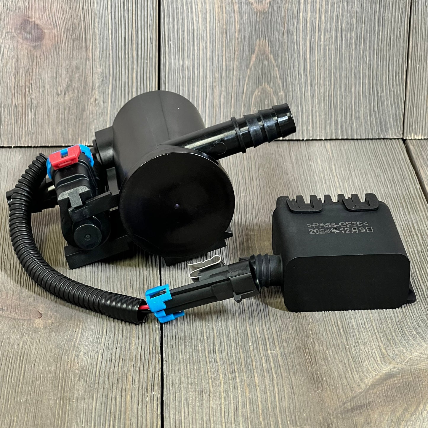Evap Canister Vent Solenoid Valve for 2004-2010 Chevy Silverado, GMC Sierra. Durable design, accurate fit.