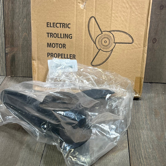 Black 3-blade electric trolling motor propeller in packaging, ideal for 55lb, 62lb, 86lb outboard motors, with box.
