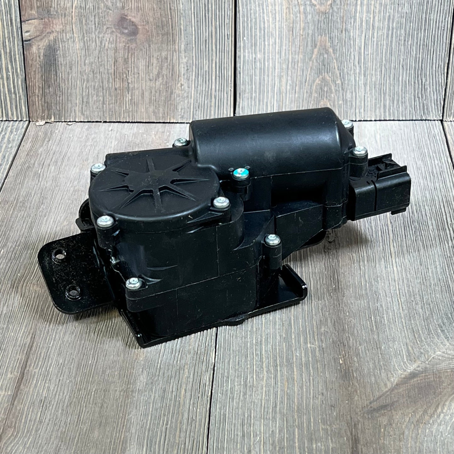 Black rear hatch tailgate lock actuator compatible with CTS 2010-2014, Escalade Suburban Yukon Tahoe 2007-2014.