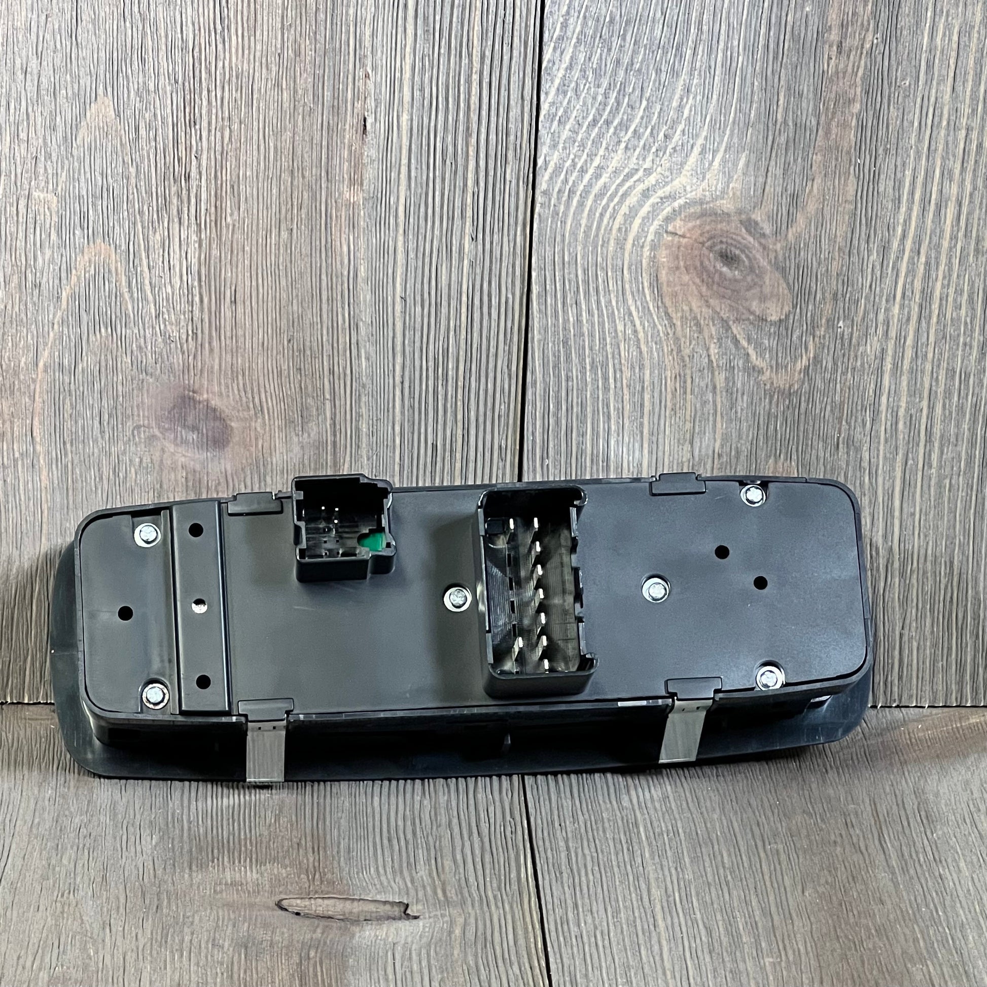 RYSPLORE window control switch for Dodge Ram and Chrysler, emphasizing durable build and precise fit for OE#68110866AB.