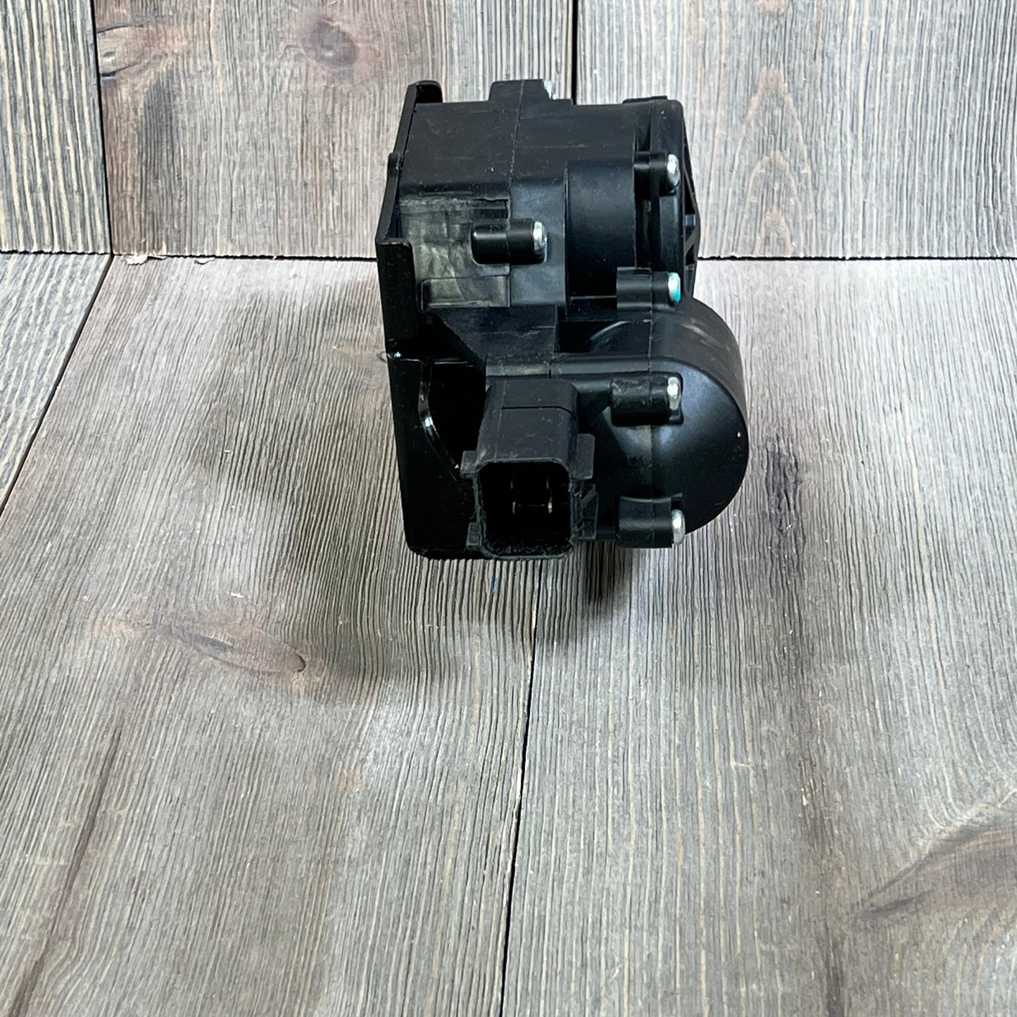 Black rear hatch tailgate lock actuator latch for 2007-2014 Escalade, Suburban, Yukon, Tahoe power liftgate.