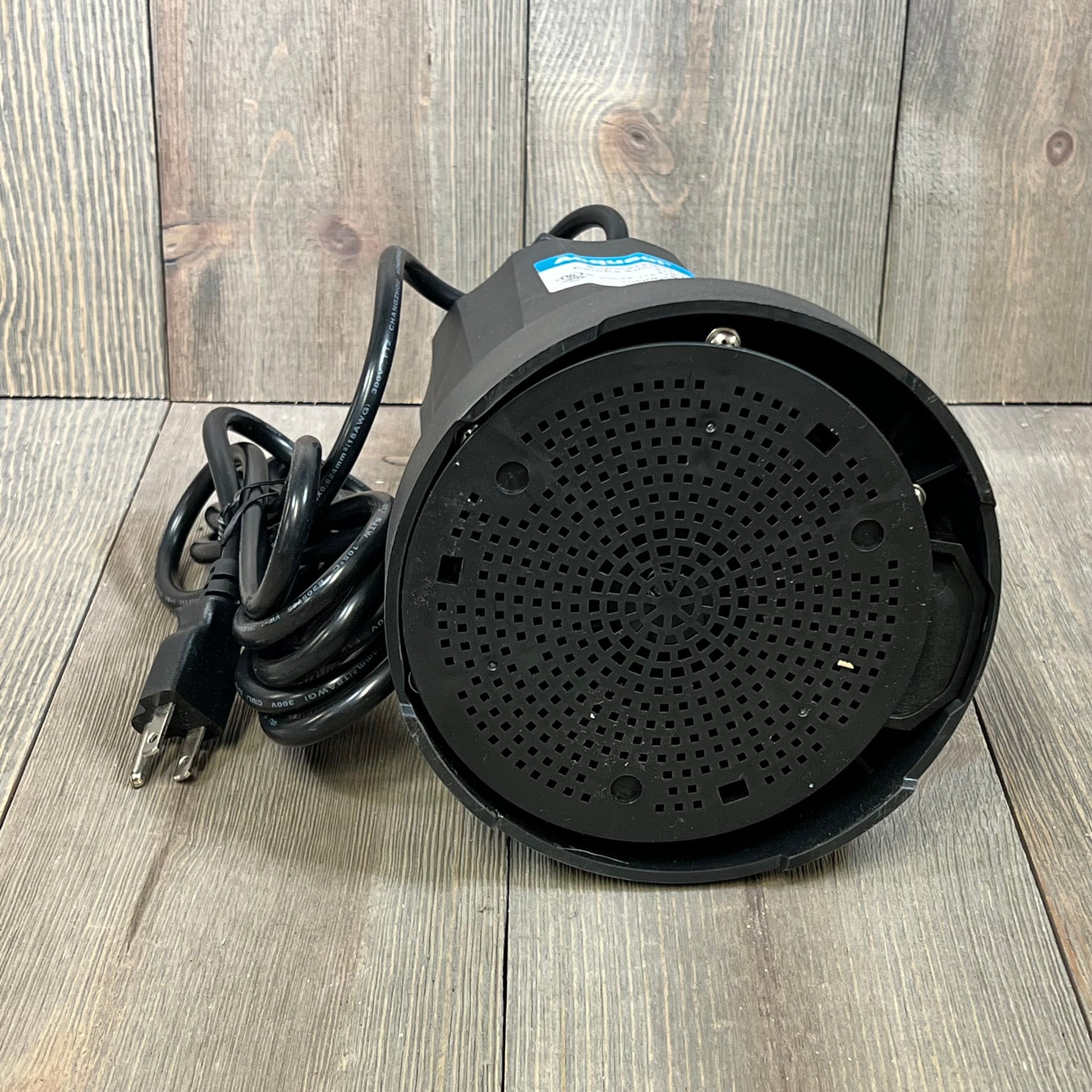 Submersible water pump with thermoplastic housing and 10 ft cord, ideal for basements and pools, 1/6 HP, 1750 GPH capacity.