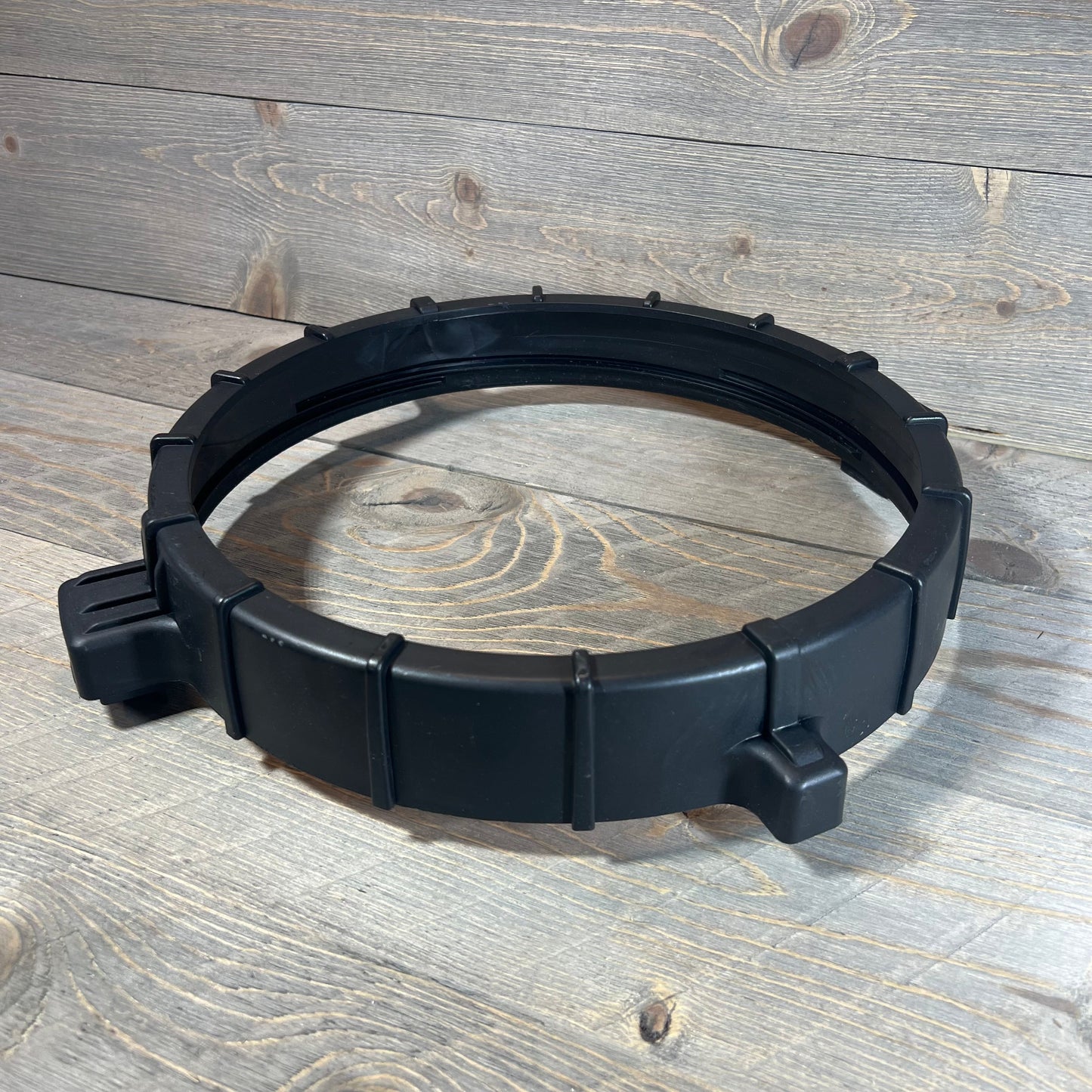 Durable black locking ring assembly for Pentair Clean & Clear Predator pool filter replacement 59052900.