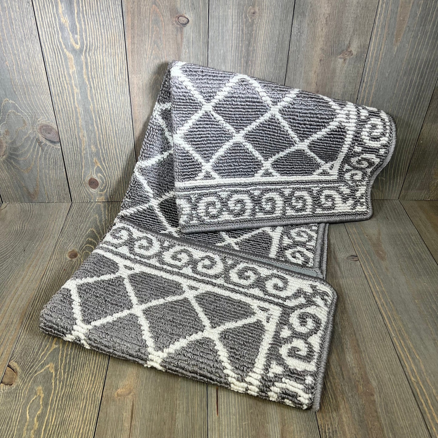 Non-slip HEBE indoor door mat, 32"x48", with elegant geometric pattern, ideal for entryway dirt trapping.