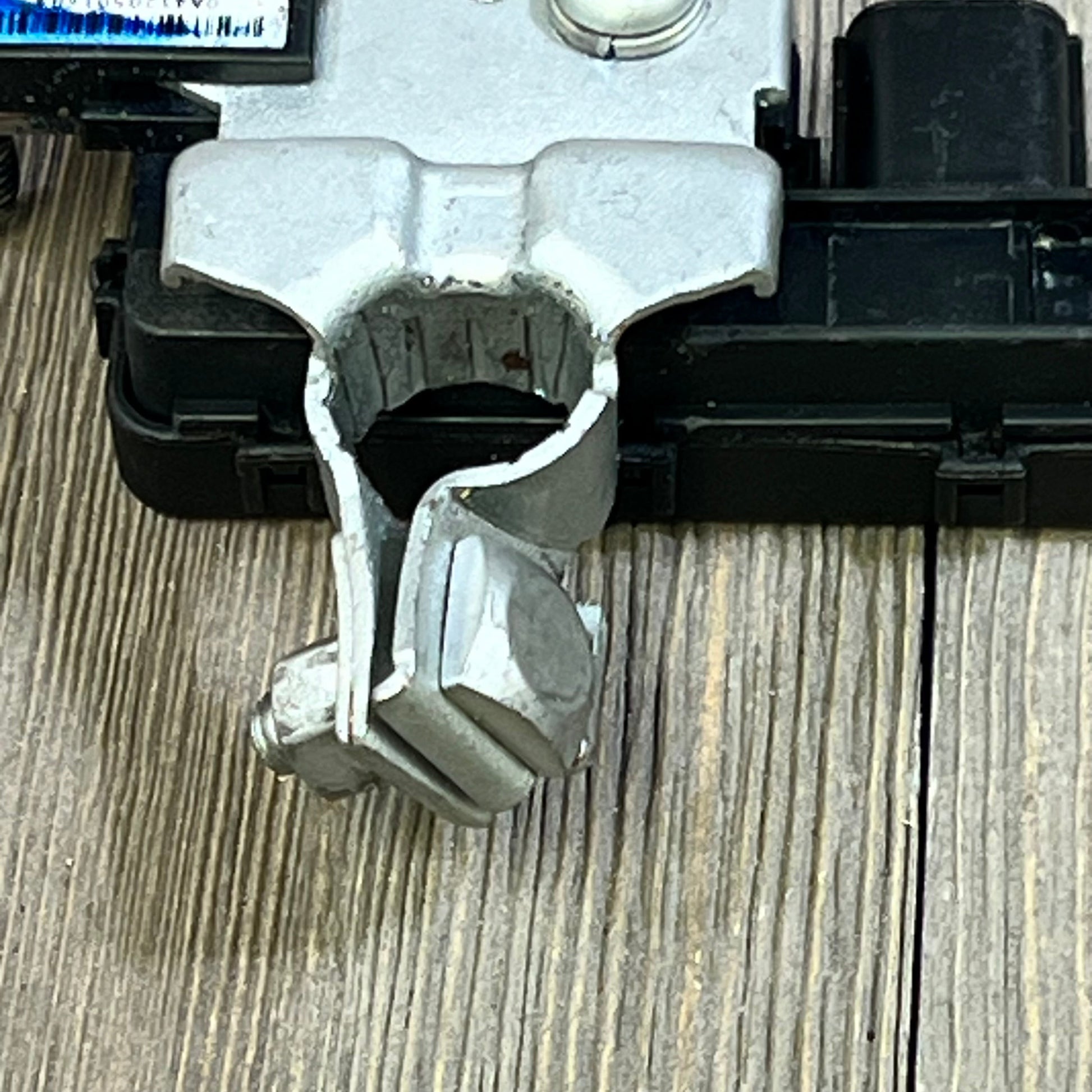 Battery sensor for Honda Accord 2013-2017, Acura RLX 2014-2017, featuring durable metal clamp and terminal.