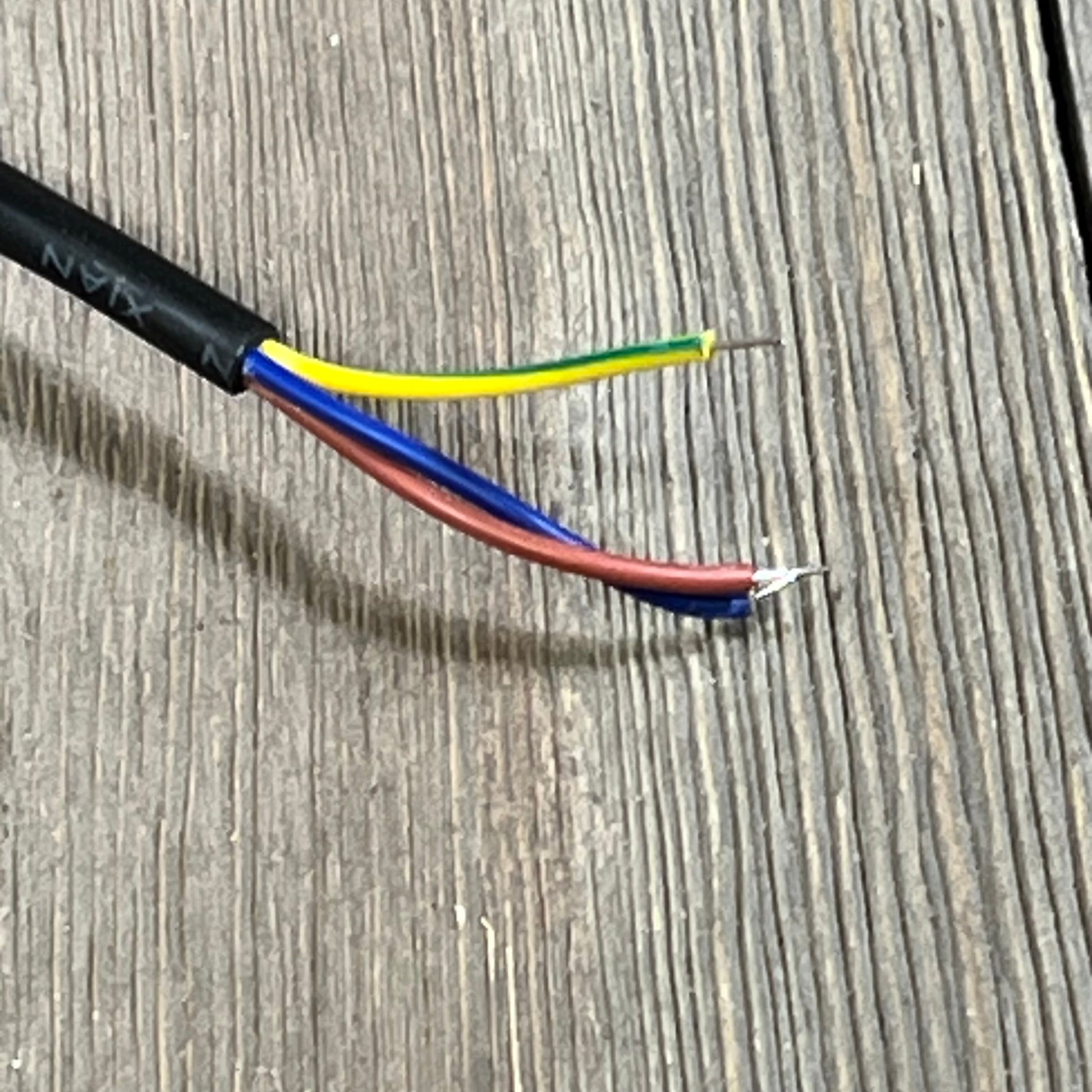 Colorful wiring for the 25W IP66 explosion-proof LED machine light, ideal for CNC machine environments.