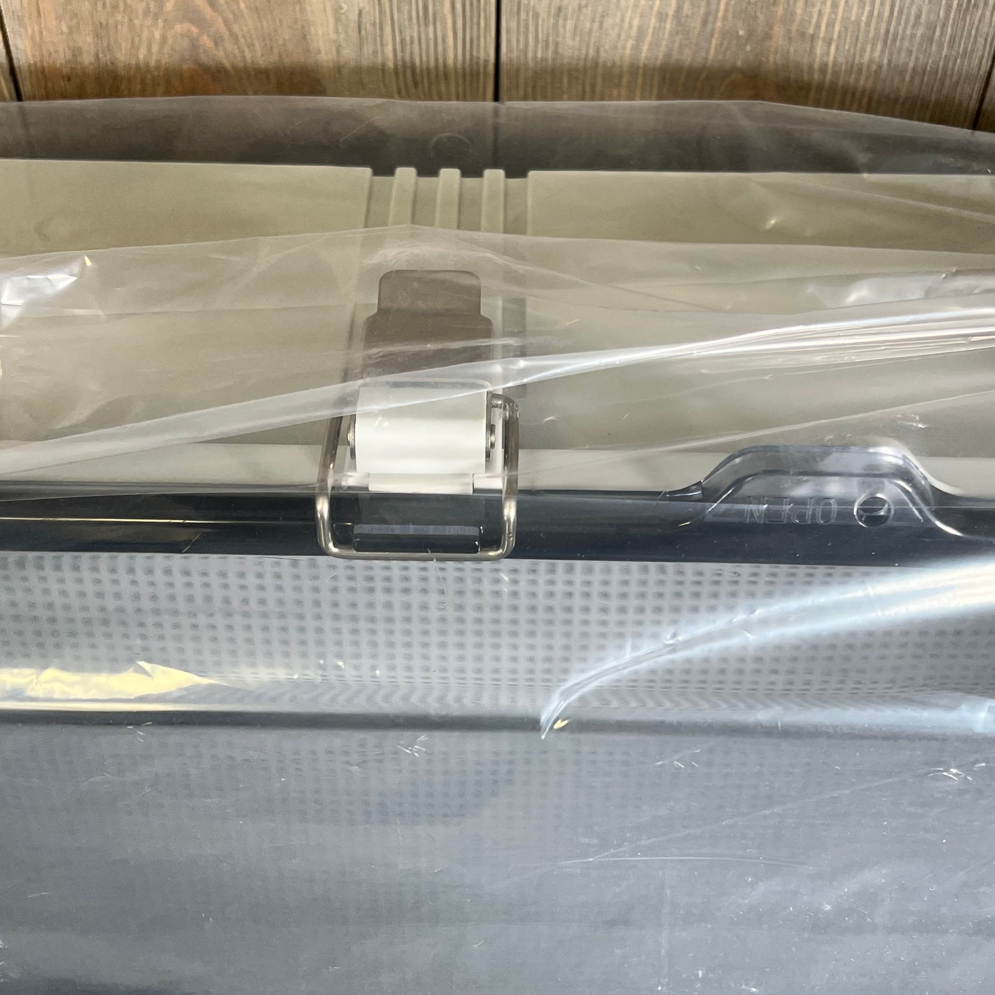 Waterproof outdoor IP67 junction box with clear hinged cover, ideal for weatherproof DIY electrical projects.