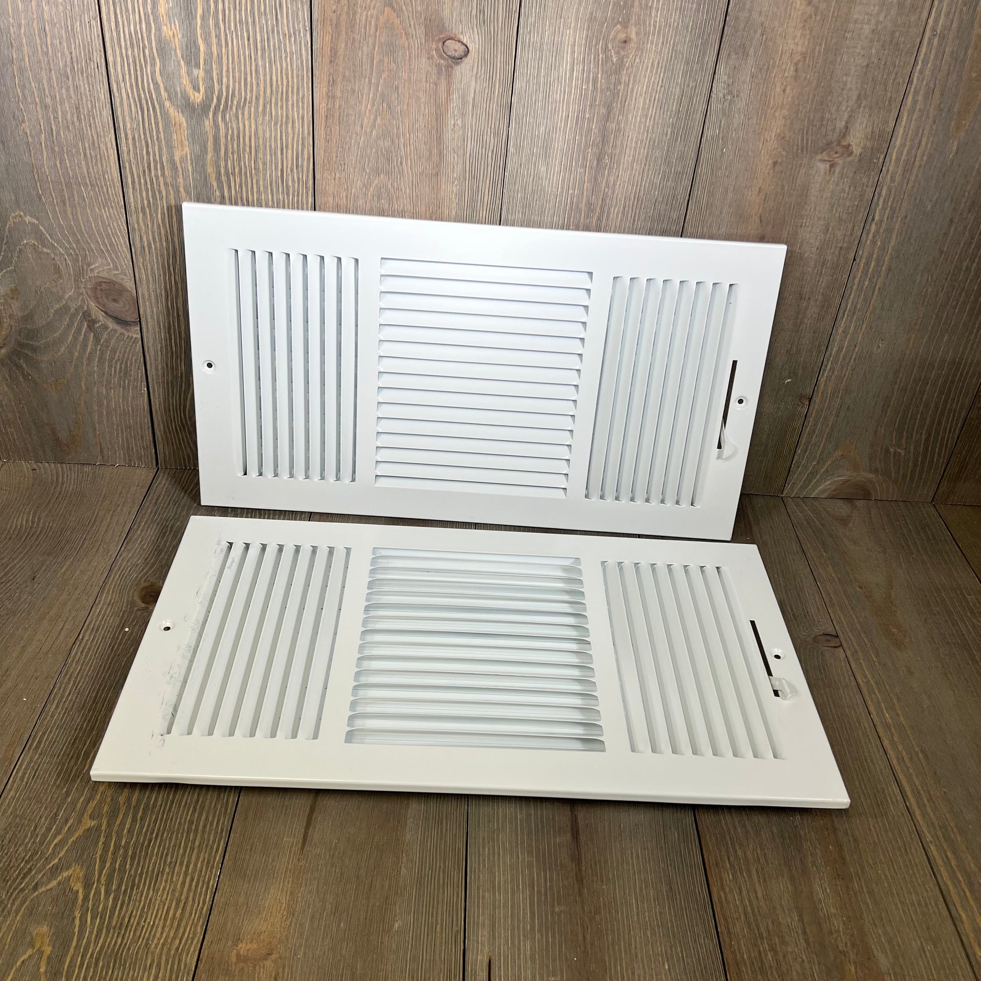 White steel air supply diffuser for 16x8 duct openings by Handua, perfect for sidewall and ceiling installation.