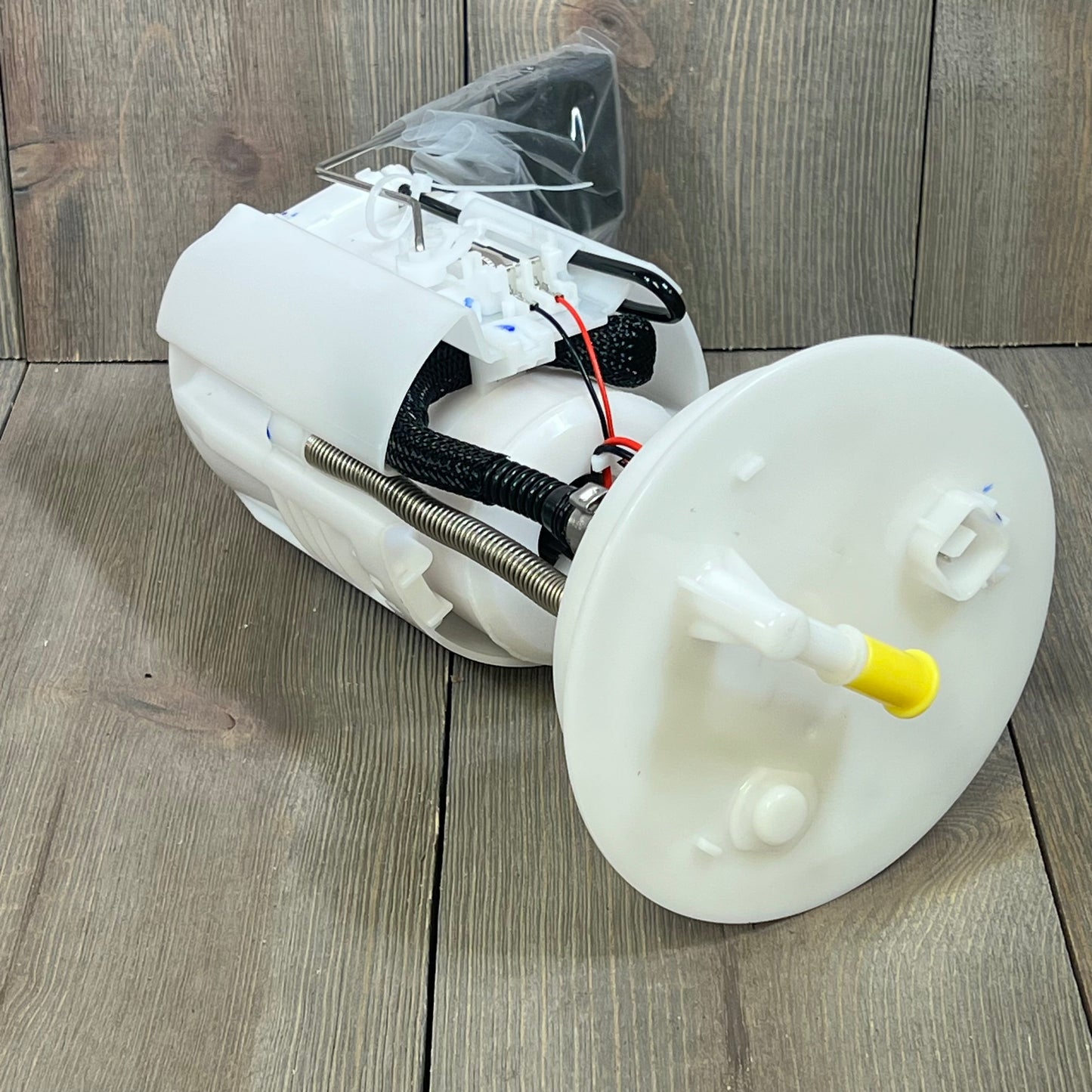 Electric Fuel Pump Assembly FG1544 for Accord 2013-2017, TLX 2015-2020, showcasing wiring and components.