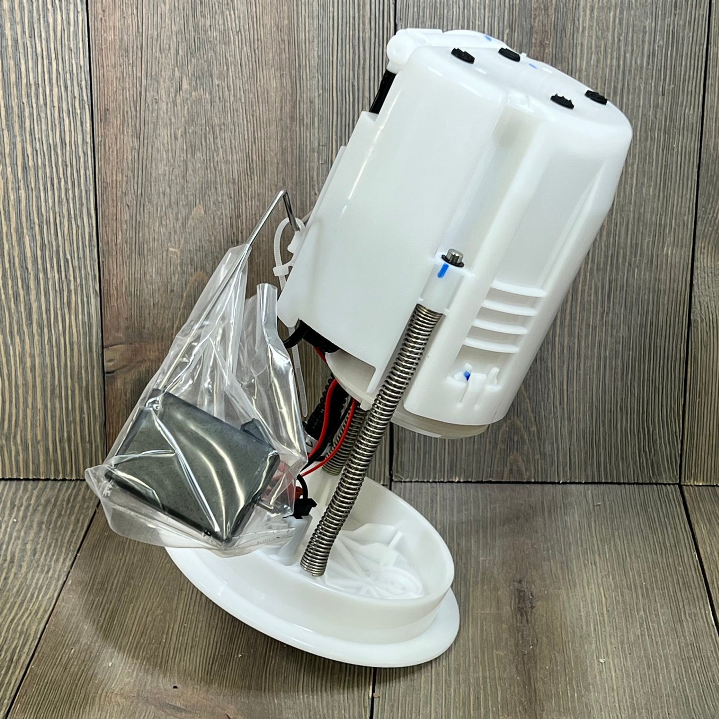 Electric fuel pump assembly for Accord 2013-2017, TLX 2015-2020, showcasing durable design and components.