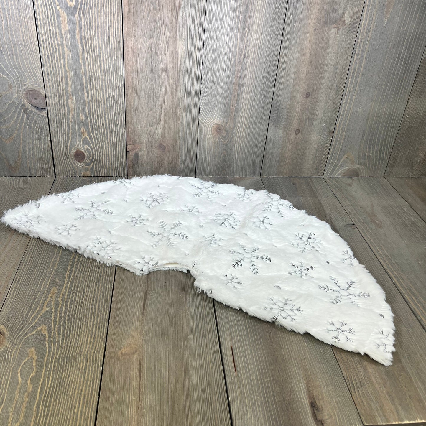 Sequined Christmas Tree Skirt Soft Plush Mat White Faux Fur Holiday Decorations 24 Inch