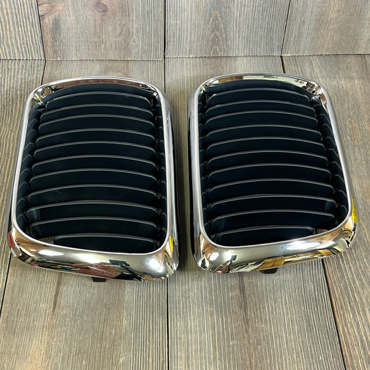 BMW E36 3 Series Front Hood Kidney Grille Black Chrome 2pcs