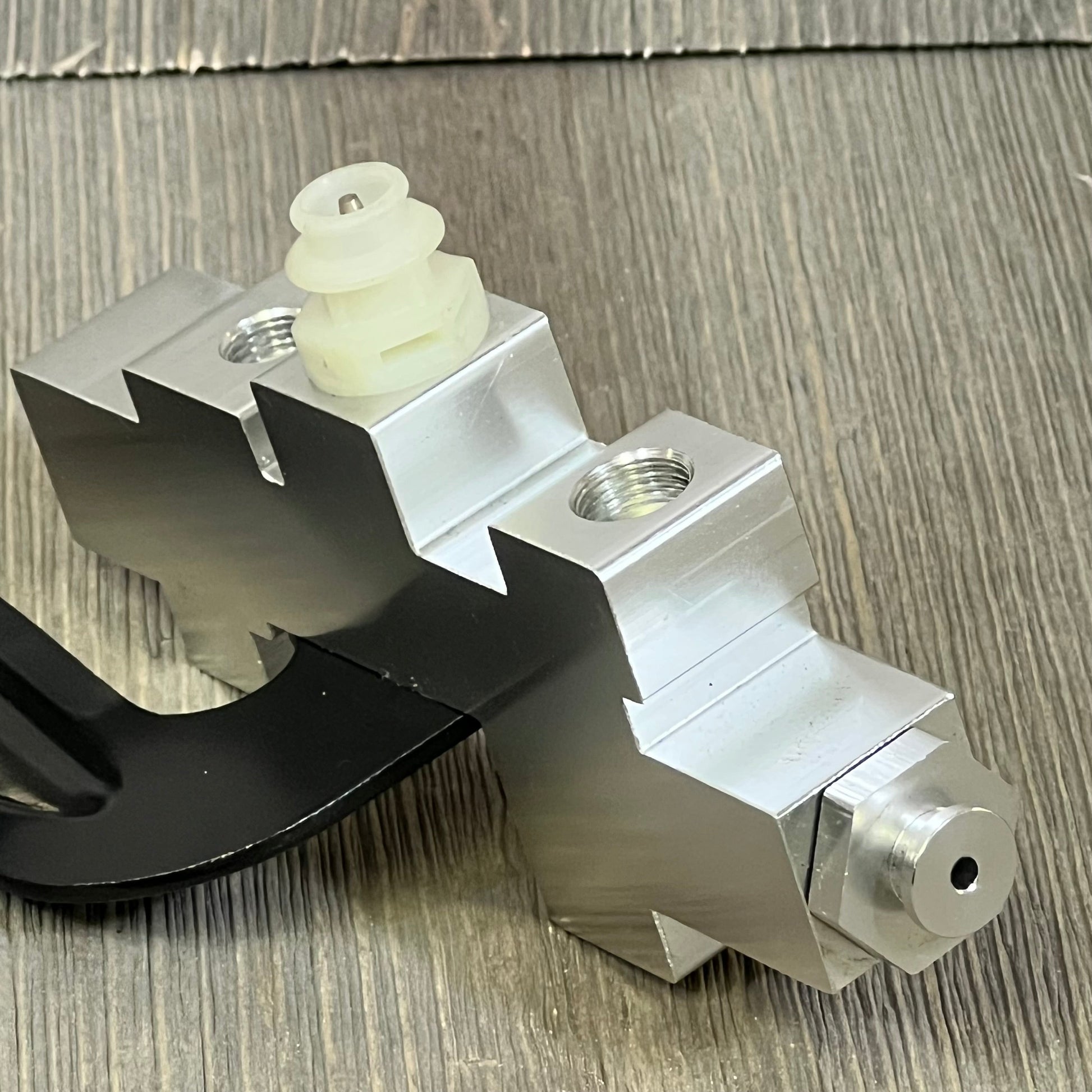 High-quality brake proportioning valve for GM Chevy Truck C/K 1989-1994, featuring durable metal construction.