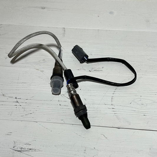 Upstream and downstream oxygen sensor for Nissan Rogue and 350Z, featuring durable construction and precise fit.