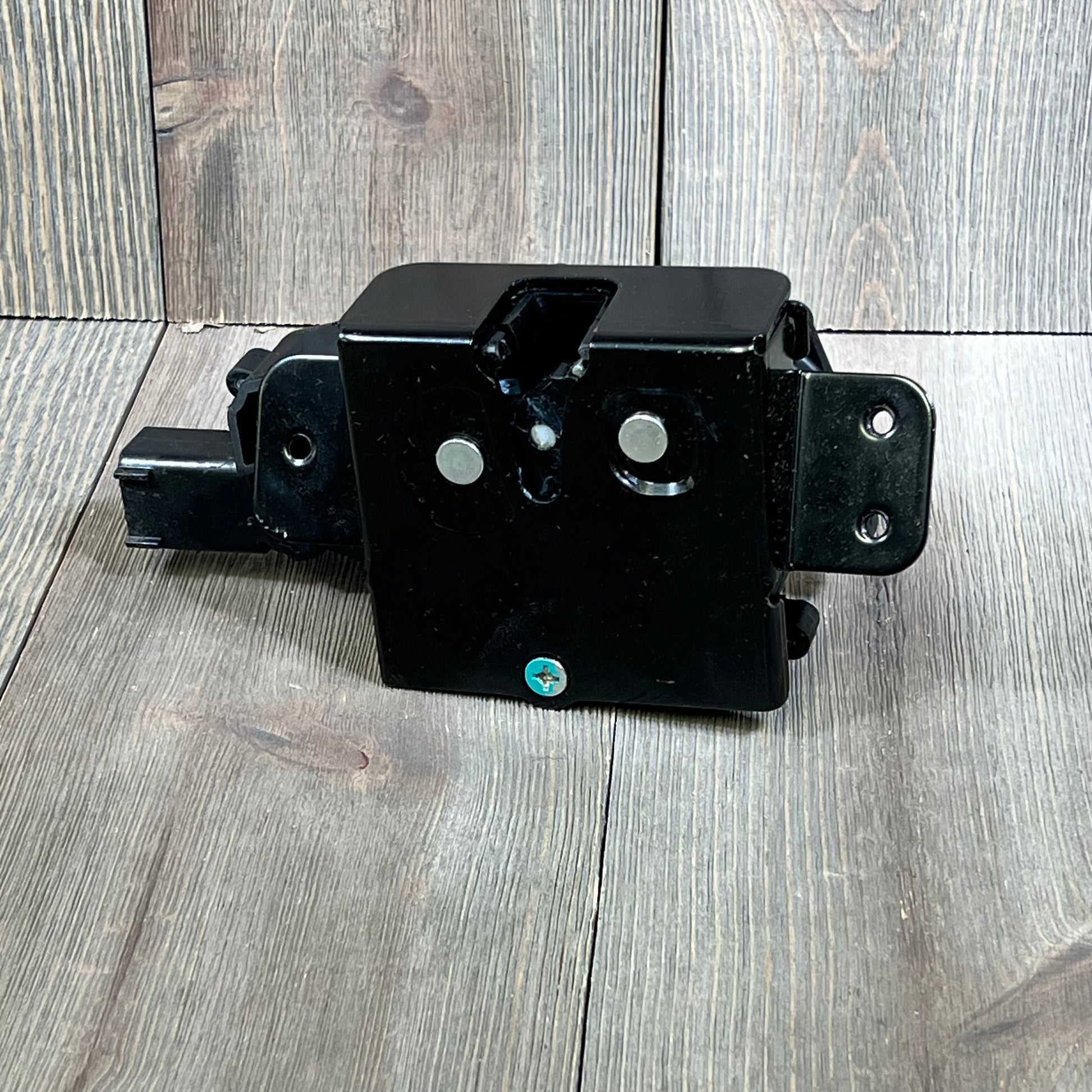 Black rear hatch tailgate lock actuator latch for CTS 2010-2014, compatible with Escalade, Suburban, Yukon, Tahoe 2007-2014.