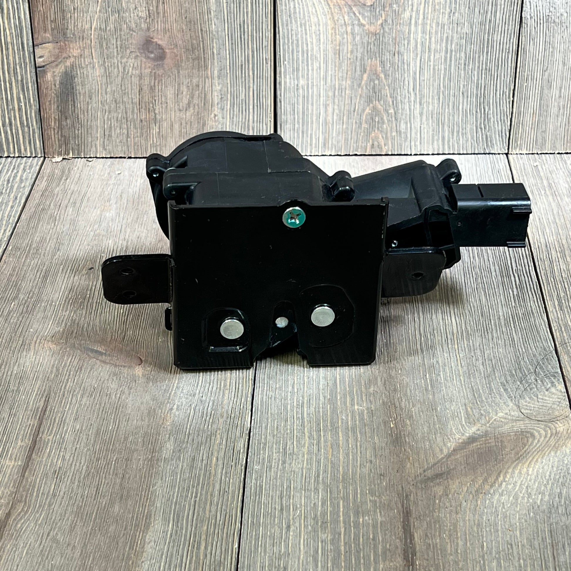 Rear hatch tailgate lock actuator latch for CTS 2010-2014, compatible with Escalade, Suburban, Yukon, Tahoe 2007-2014.