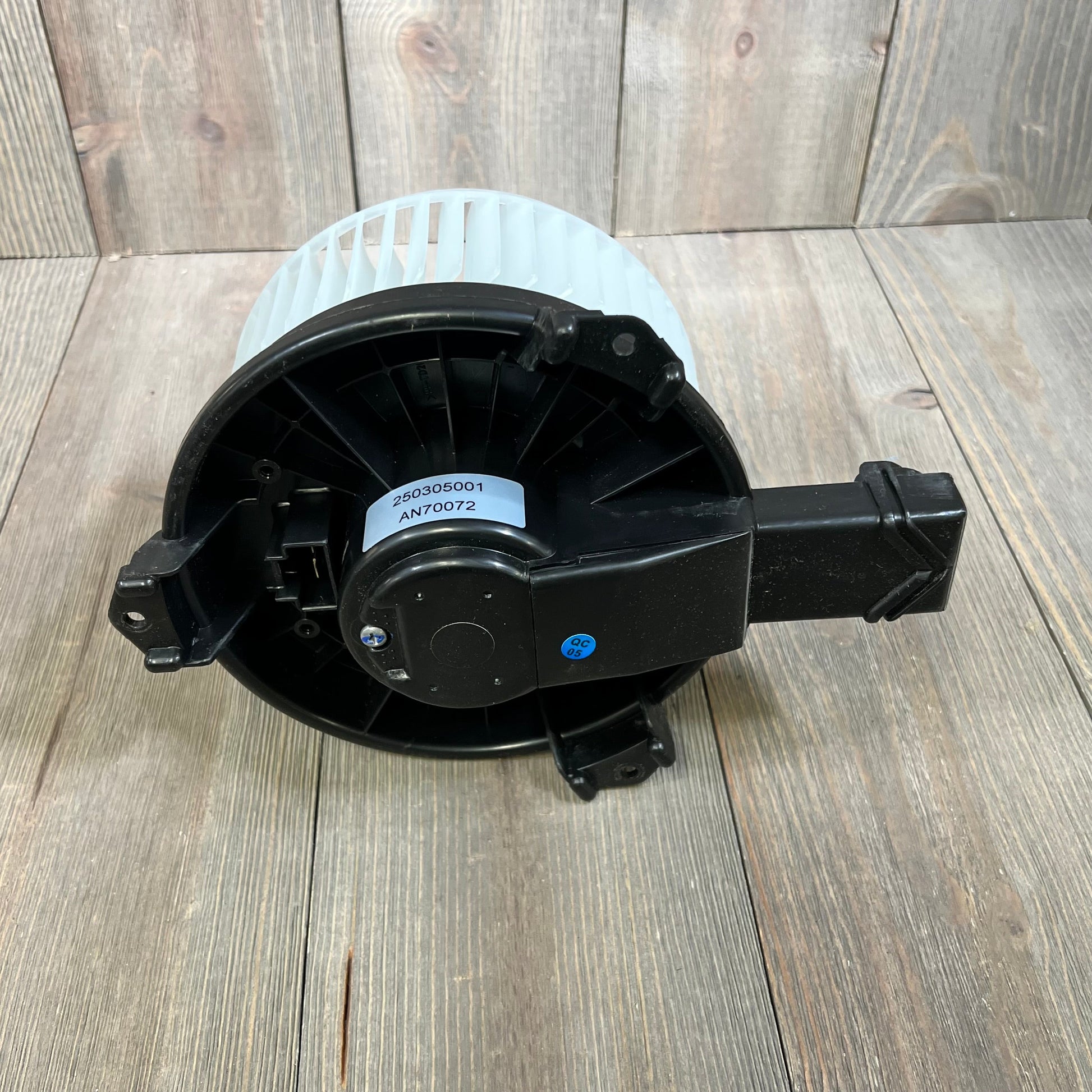 AC Blower Motor with Fan for Honda Accord, CRV, Civic, Acura RDX/ILX, HVAC Heater Assembly, close-up view.