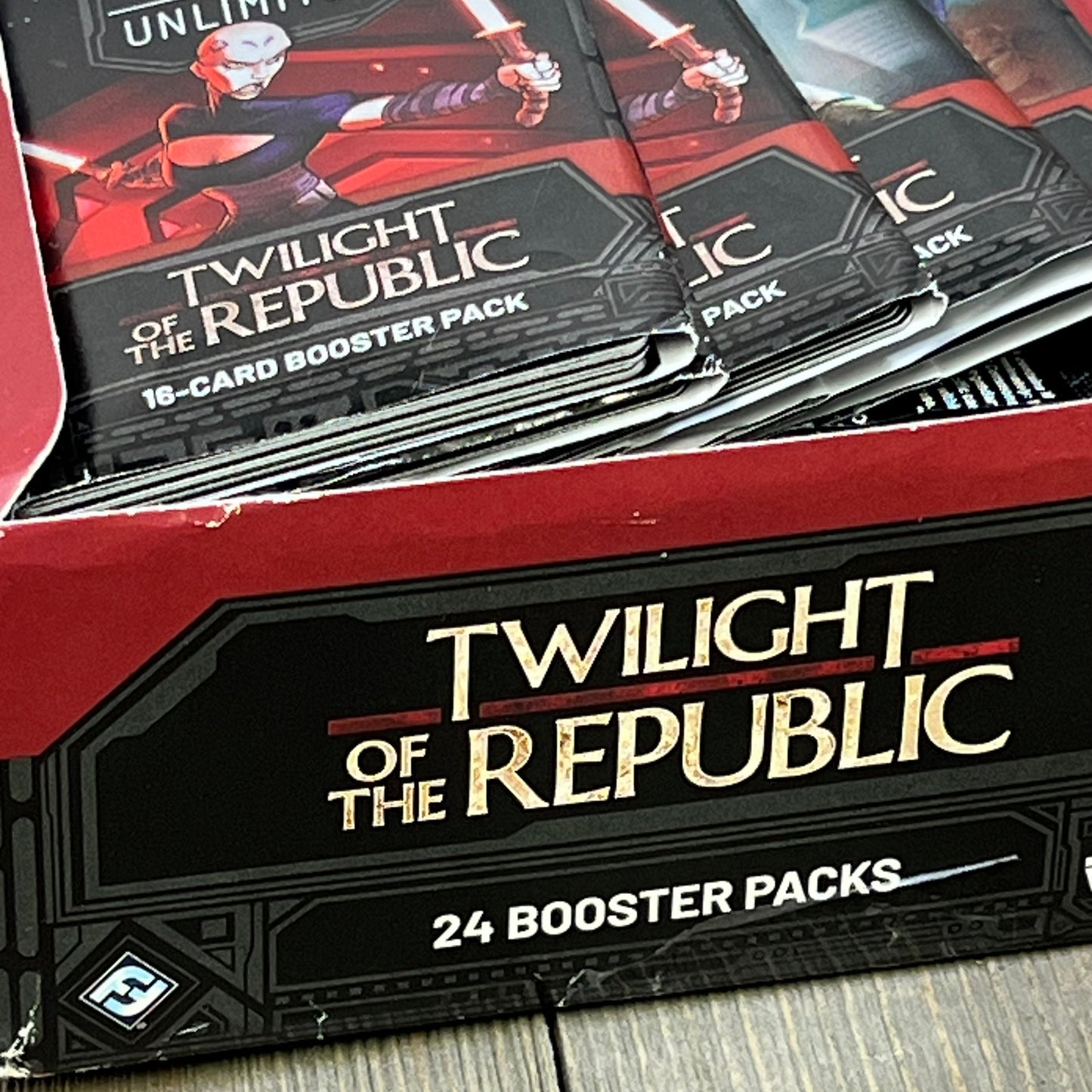 Star Wars Unlimited TCG Booster Display, featuring 24 Twilight of The Republic packs with vibrant artwork, ideal for ages 12+.