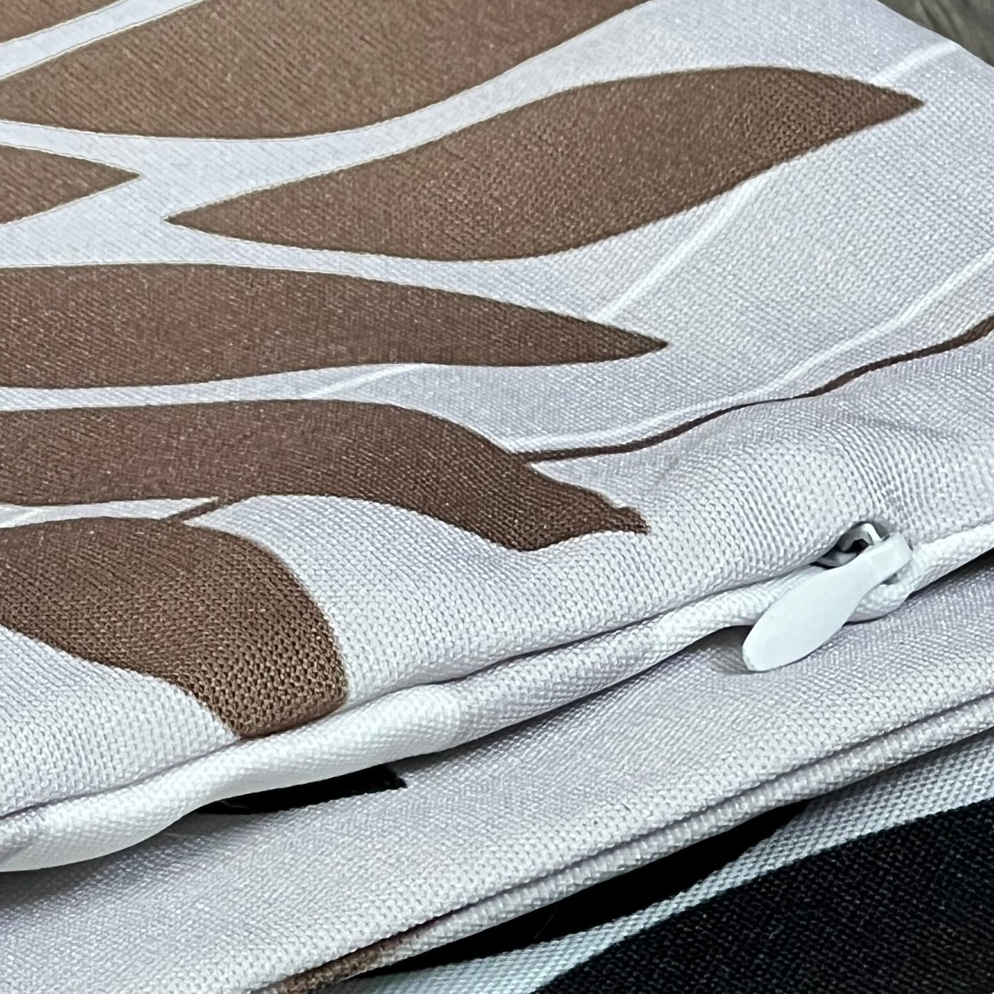 Elegant geometric design on DFXSZ waterproof pillow covers in brown and white, ideal for outdoor patio furniture.