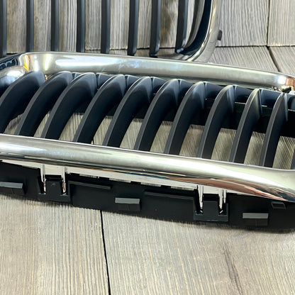 Black chrome kidney grille for '97-'99 BMW 3 Series E36, showcasing sleek design and durable finish.