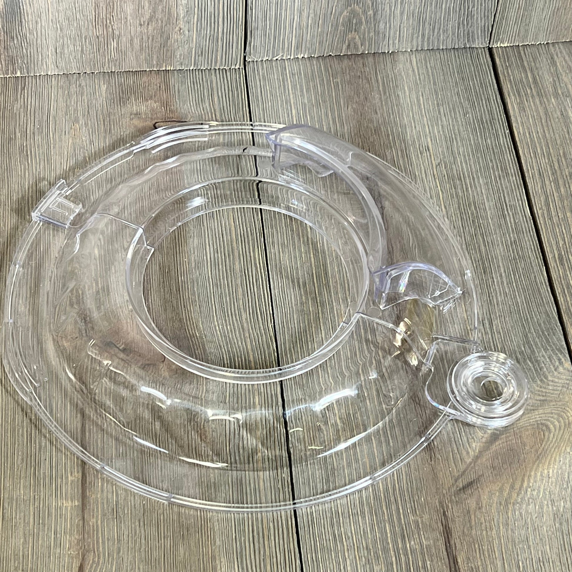 Transparent pouring shield for KitchenAid Tilt Head 4.5-5QT mixer, designed to prevent splatters and ensure safe pouring.