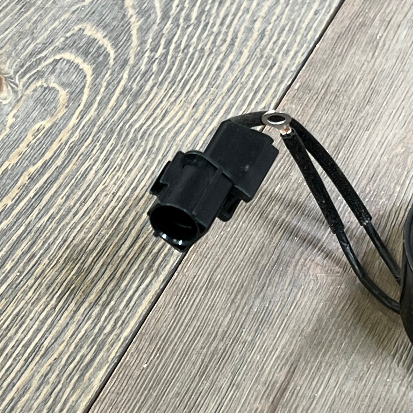 Close-up of the ECCPP AC Clutch wiring connector for Hyundai Elantra and Kia Soul models, showcasing durable design.