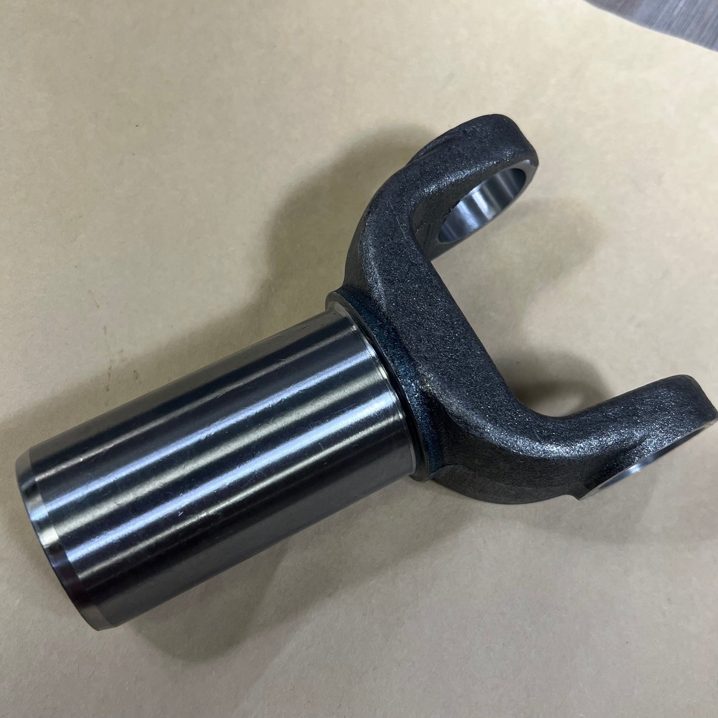 Slip yoke compatible with GM Turbo 400, designed for TH400 transmission, featuring durable steel construction for Muncie M21 M22.