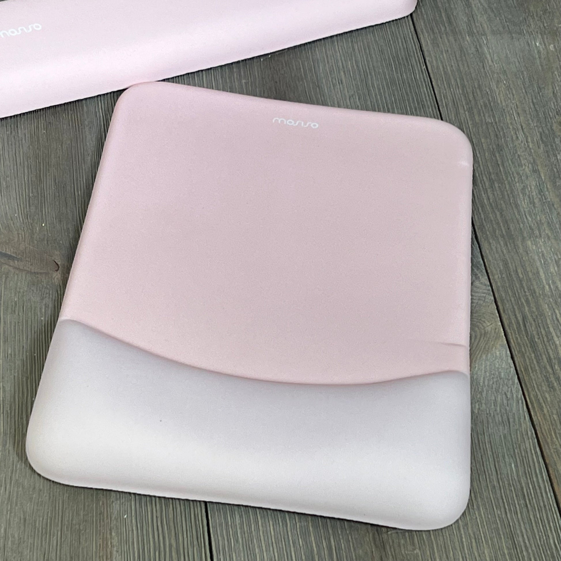 Apricot MOSISO ergonomic mouse pad with wrist rest, featuring a non-slip base and memory foam for pain relief and easy typing.