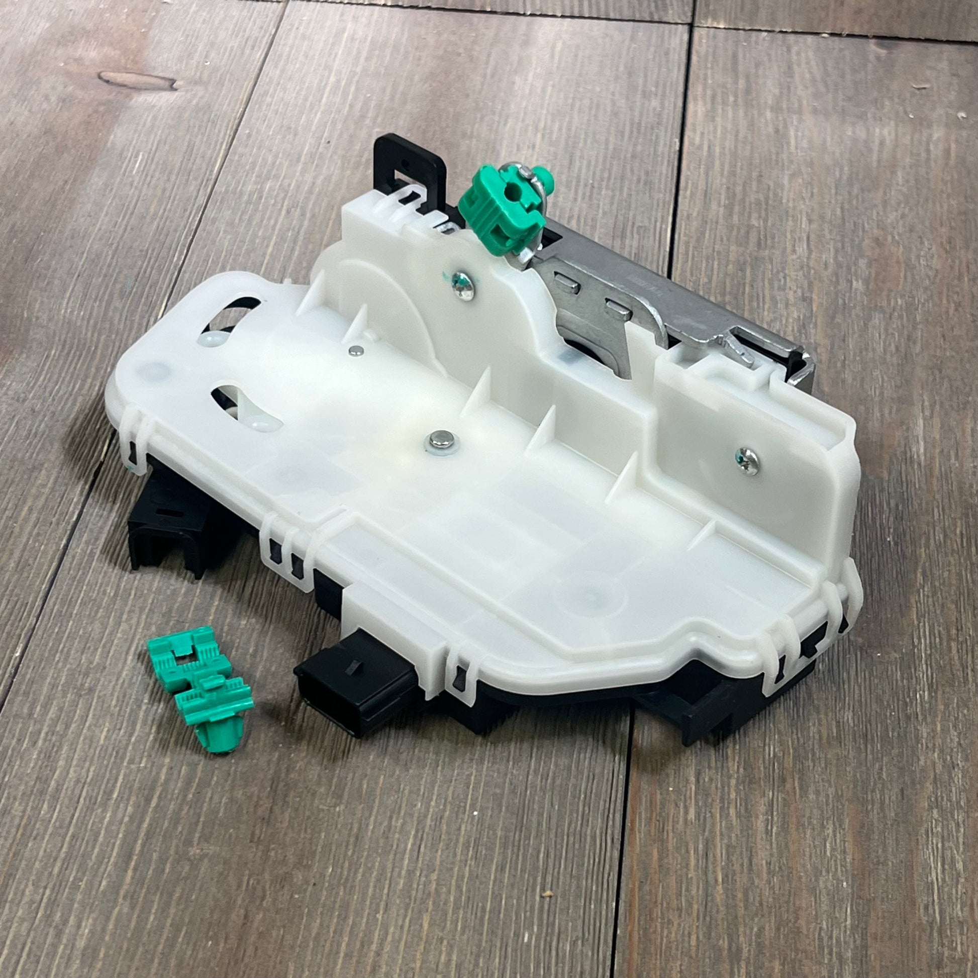 Rear passenger side door lock actuator for Ford F150, Explorer, Edge, Focus, Lincoln MKS, MKX, Mercury Mariner.
